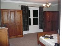 MEDIUM OAK WARDROBES