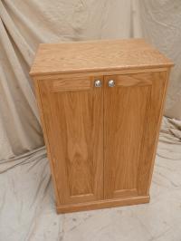 OAK AV CABINET