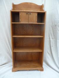 MEDIUM OAK BOOKCASE