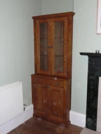 MEDIUM OAK DRESSERS