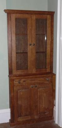 MEDIUM OAK DRESSERS